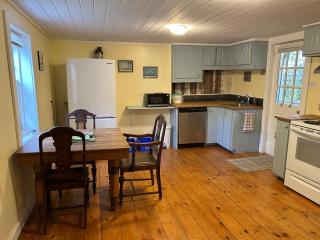 Quaco Cottages-The Shipbuilder's Summer Kitchen - 9