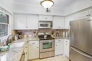 Charlton House by Lucky Savannah - 5