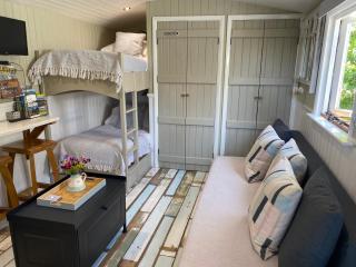 Woodmans Huts - 8
