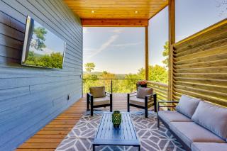 Mtn-View Decks and Fire Pit Quiet Brasstown Escape - 8