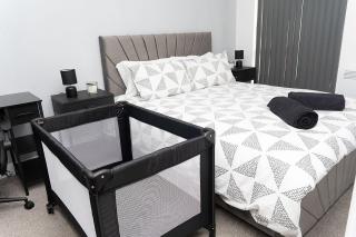 Stunning 2-Bed Retreat - AO Arena & Victoria Stn - 2