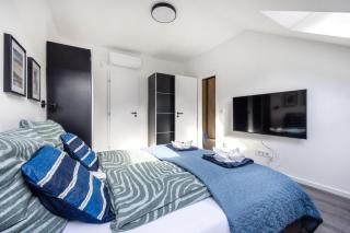 Top-floor privacy and comfort - 8