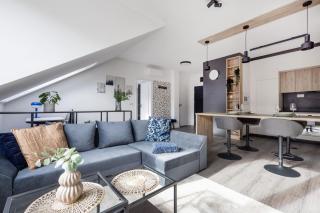Top-floor privacy and comfort - 0