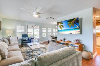The Waterfront Cottage with Dock in Goodland! - 7