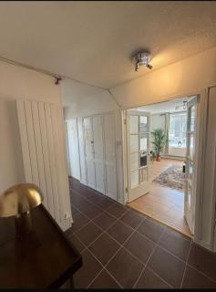 Cosy, Spacious 3 Bedroom With A Balcony - 3