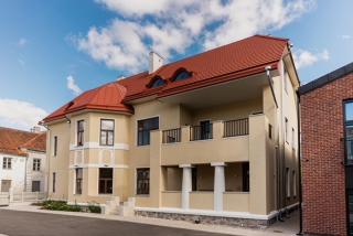 Stylish Apartment in Historic Villa Doll, City Center - 0