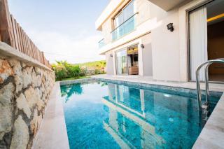 villa meyra - 0
