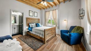 5-Star 2BR: Comfy, SuperHost Hospitality - 5