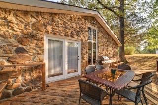 Dog-Friendly Kentucky Lake Home with Game Room! - 9