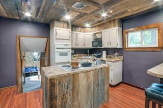 Dog-Friendly Kentucky Lake Home with Game Room! - 2