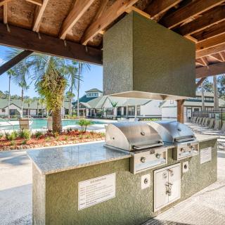 4BR Condo with Pool Gym Near USF - 8