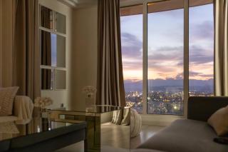 Golden-Hour Loft 35F Sunset Views Free Parking - 0