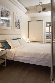 Golden-Hour Loft 35F Sunset Views Free Parking - 6