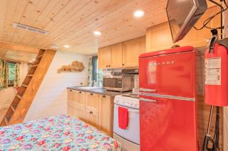 Peaceful cabin with hot tub, games, near river - 1