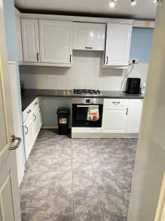 Feel at Home! Cozy 3BR Getaway in Prime Location - 4