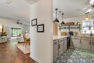 Private Pool and Golf Cart! Villa By Spanish Springs - 3