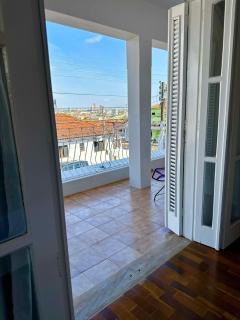 Sobrado INTEIRO com todas as comodidades e ótima localização - 3