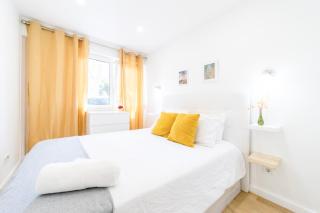 Artistic 2-bedroom apartment with courtyard - 2