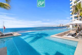 Harbor 171 - Beachfront Suites with Pools Gym & Rooftop - 3