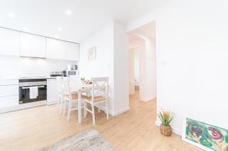 Artistic 2-bedroom apartment with courtyard - 5