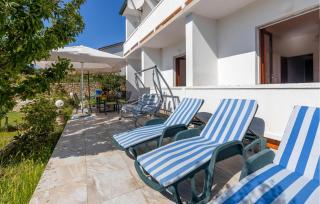 4 Bedroom Gorgeous Apartment In Banjol - 2
