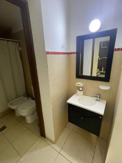 Departamento frente al shopping con patio - 4