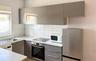 2 Bedroom Amazing Apartment In Vir - 1