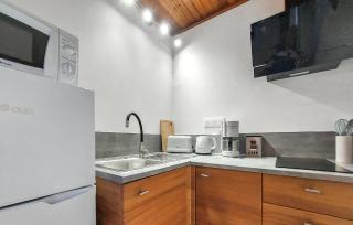 1 Bedroom Awesome Home In Saint-Martial-De-Nabir - 6