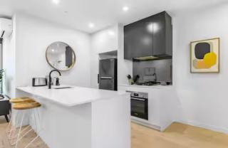 Modern 1-Bedroom Apartment, Perfect City Getaway - 1