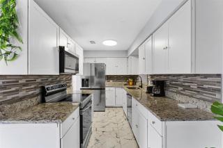 Luxury Orlando Vacation Home 4BR, With Pool And Big Backyard Near Disney - 2