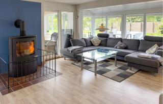 Awesome Home In Hadsund With Wifi - 8