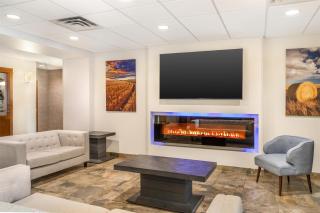 Best Western Plus Service Inn & Suites - 6
