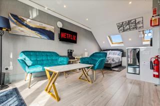 Imperial Inn Studios - 0