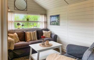 Gorgeous Home In Lavik With House Sea View - 7