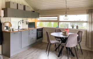 Gorgeous Home In Lavik With House Sea View - 6