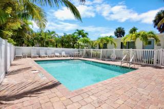 Driftwood Villas at Anna Maria Island Inn - 6