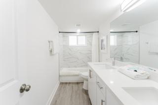 Boca Waterfront Oasis Walk to Beach with Pool, Hot Tub, Gym - 4