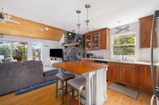 Relaxing Lakefront Retreat w/ Hot Tub & Dock - 2
