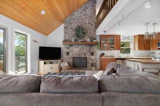 Relaxing Lakefront Retreat w/ Hot Tub & Dock - 1