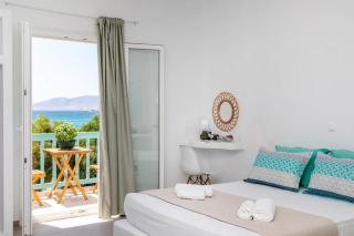 KALAIS BEACHFRONT ART SUITES - BREATHTAKING SEA & SUNSET VIEW - BUS STOP OUTSIDE - FREE BEACH CHAIRS - 12min DRIVE FROM NAXOS TOWN - 4