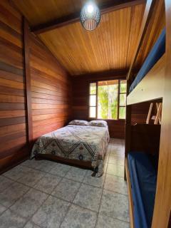 QUARTO em Casa de Madeira no Alto da Serra - PetFriendly - 7