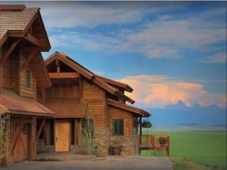 Luxury Home with Stunning 4 Peak Views - 0