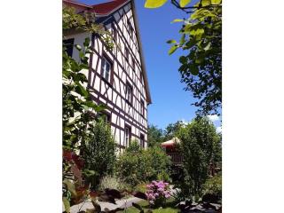 Holiday apartment in Salem with swimming pool - 0