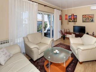 Holiday apartment in Porec with swimming pool - 1
