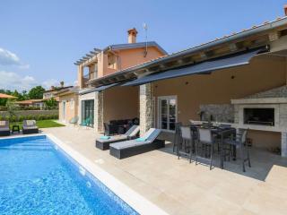 Villa in Maru ini with swimming pool - 4
