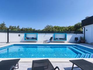 Villa in Pula with swimming pool - 3