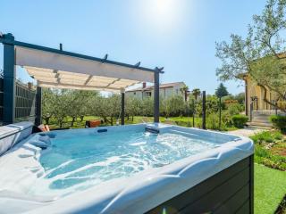 Josipa with Whirlpool - 9