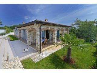 Villa in Brnobici with swimming pool - 6