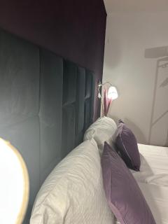Purple Escape Balkon Netflix zentral - 3