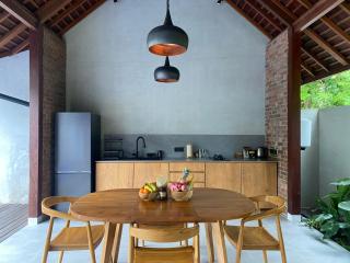 Tropical 2BR Villa with Pool, Garden & Kitchen in Kuta - Lombok - 7